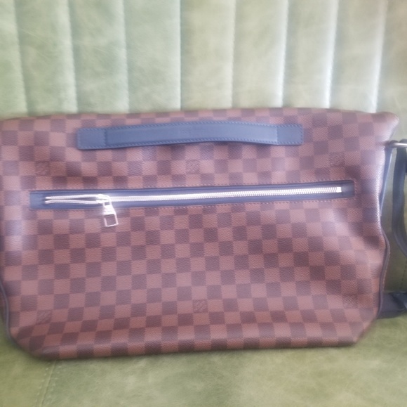 Louis Vuitton Messenger  bag - Picture 2 of 4
